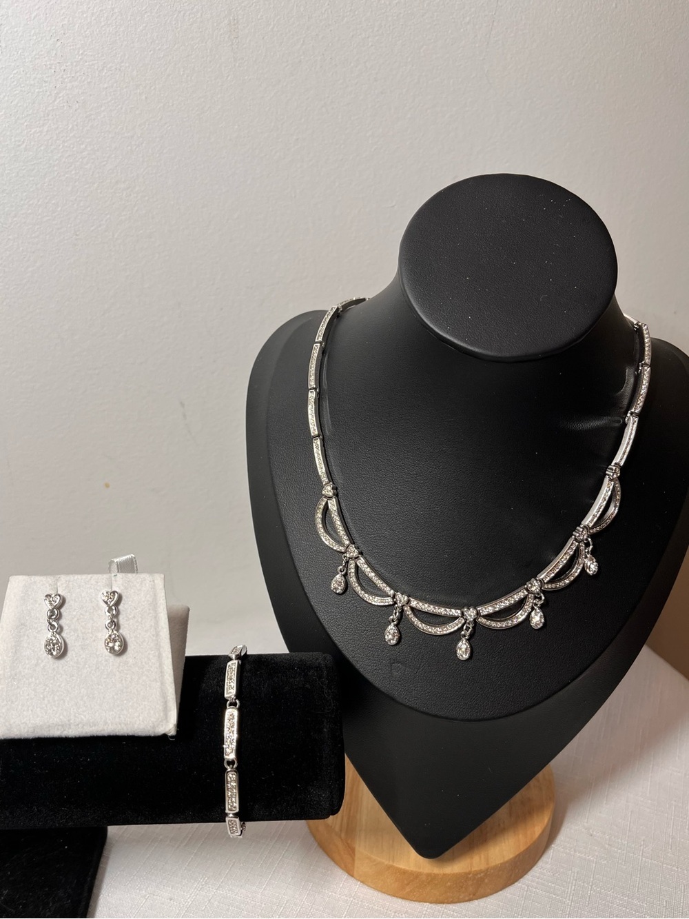 SWAROVSKI CRYSTAL Silver-Tone Drop Necklace, bracelet, earrings set